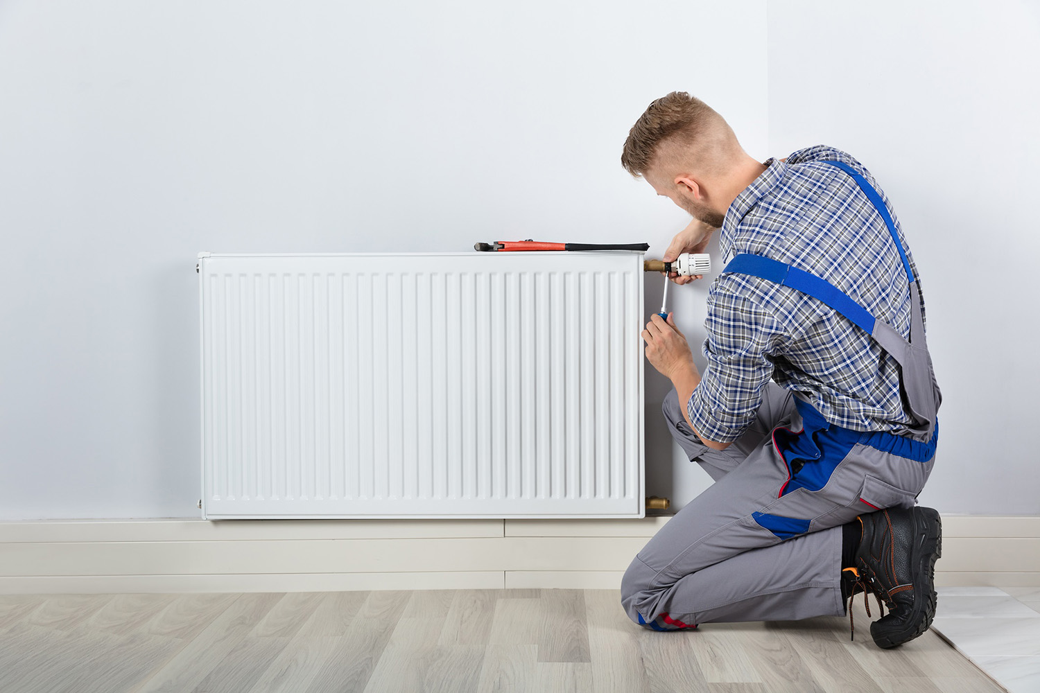 Bild4_Heizkörper Montage